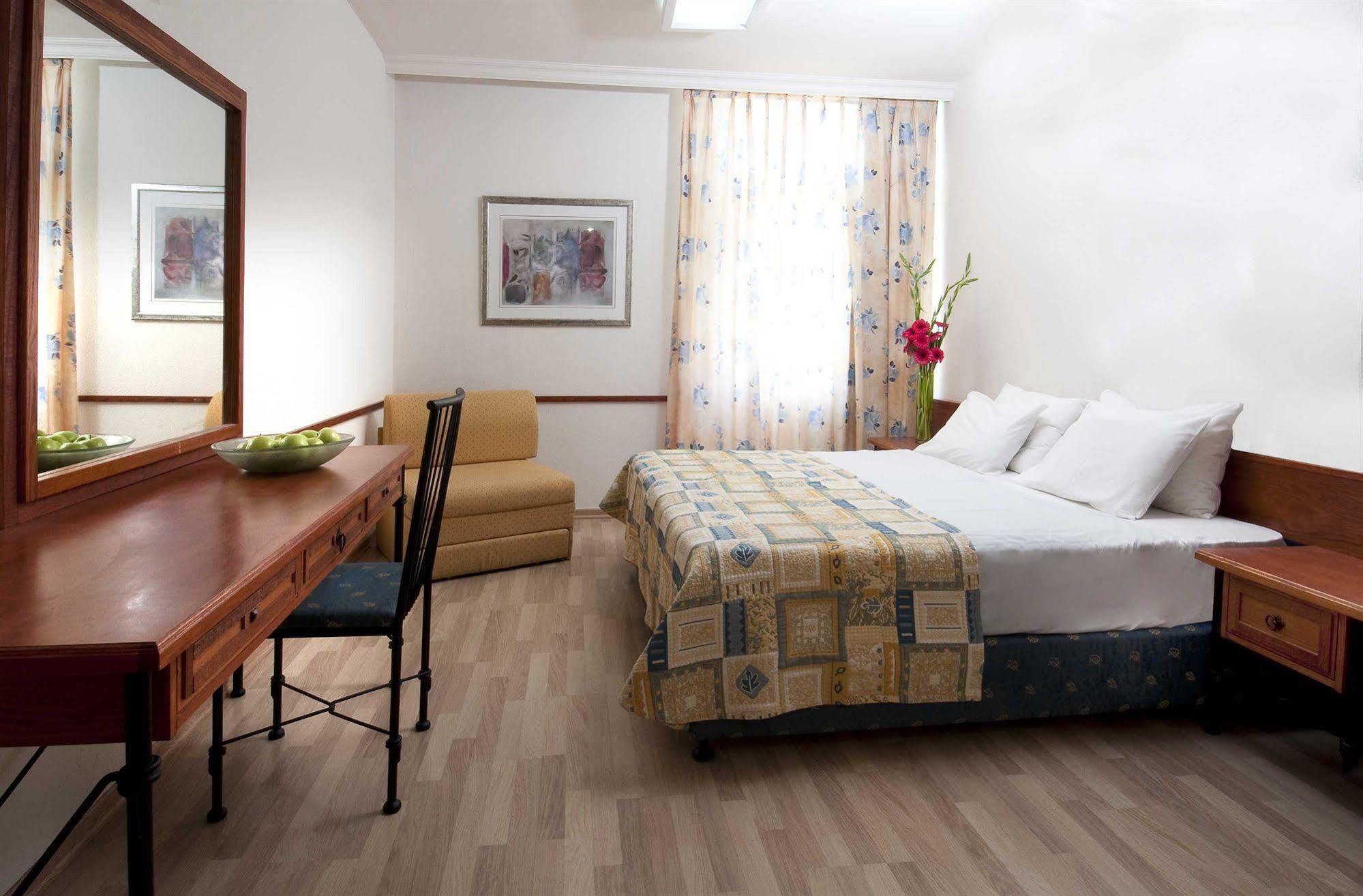 Nof Ginosar Kibbutz Hotel エクステリア 写真