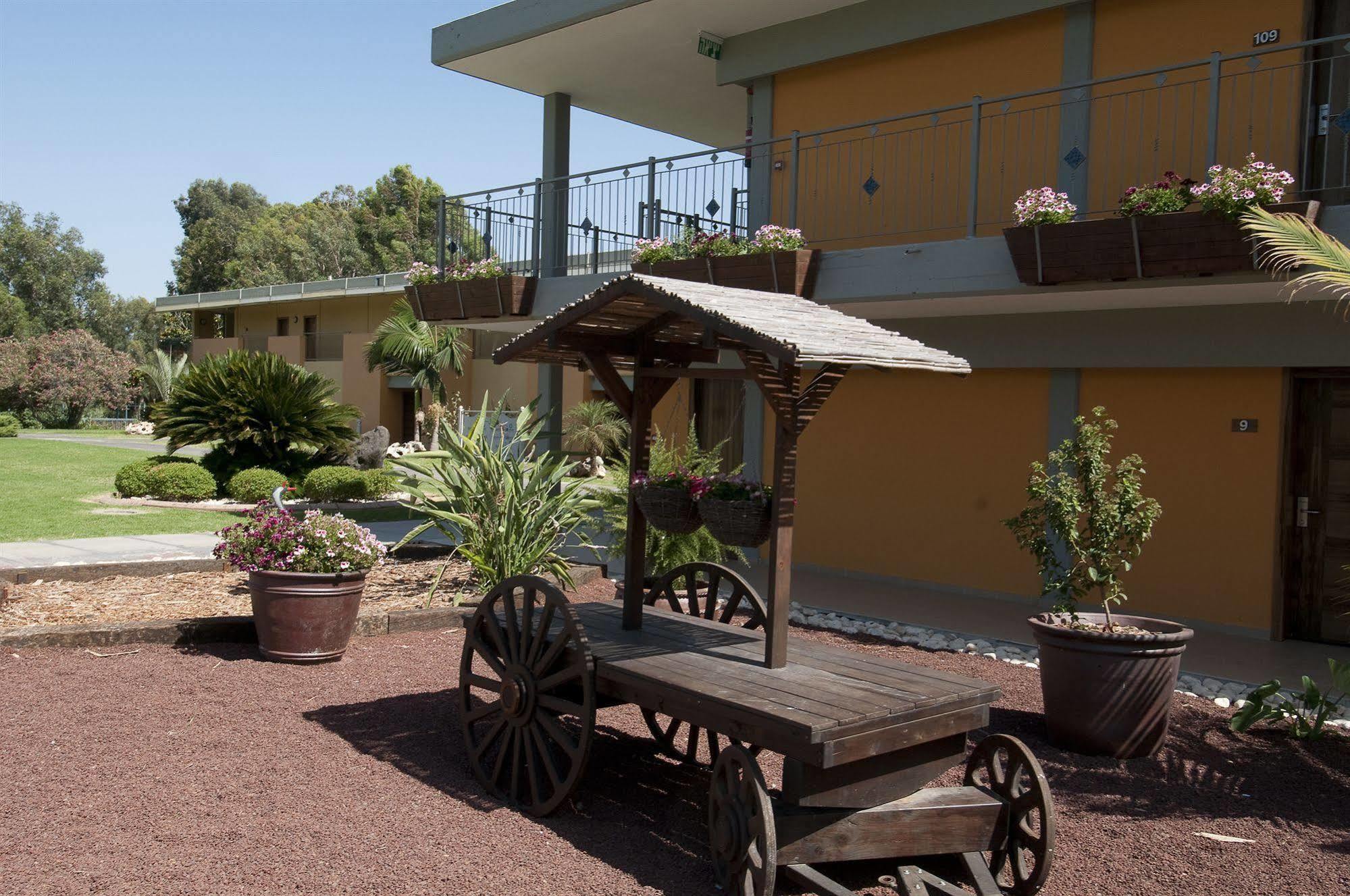 Nof Ginosar Kibbutz Hotel エクステリア 写真